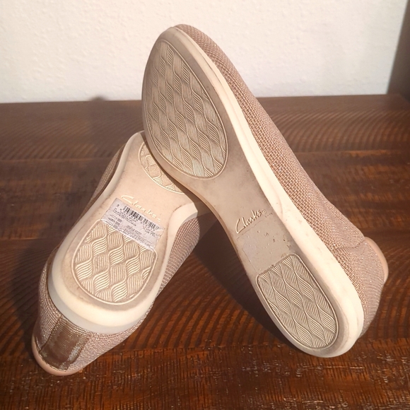 Pink Clarks - Picture 6 of 6